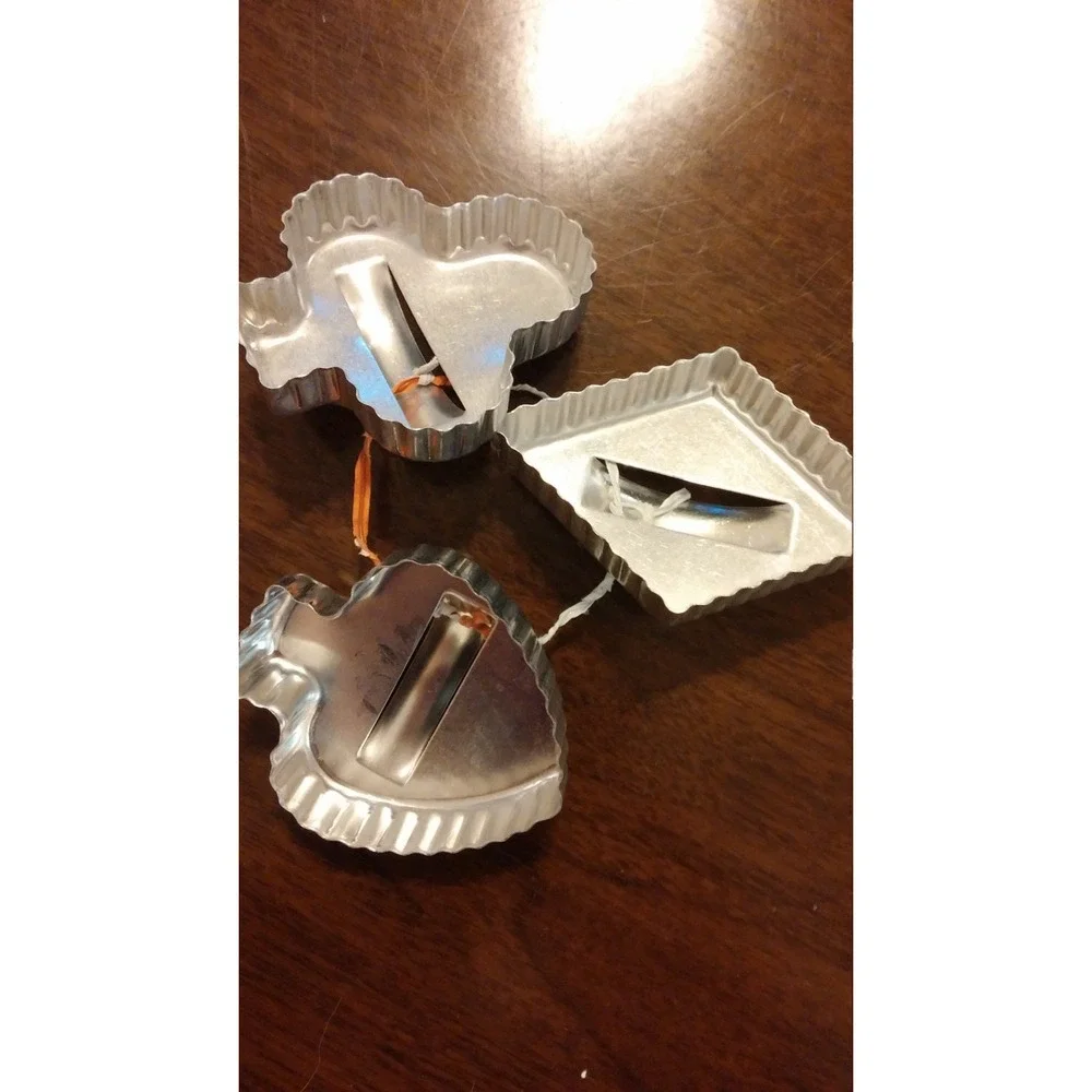 Aluminum cookie cutters, card suit spade,‎ diamond, club scalloped